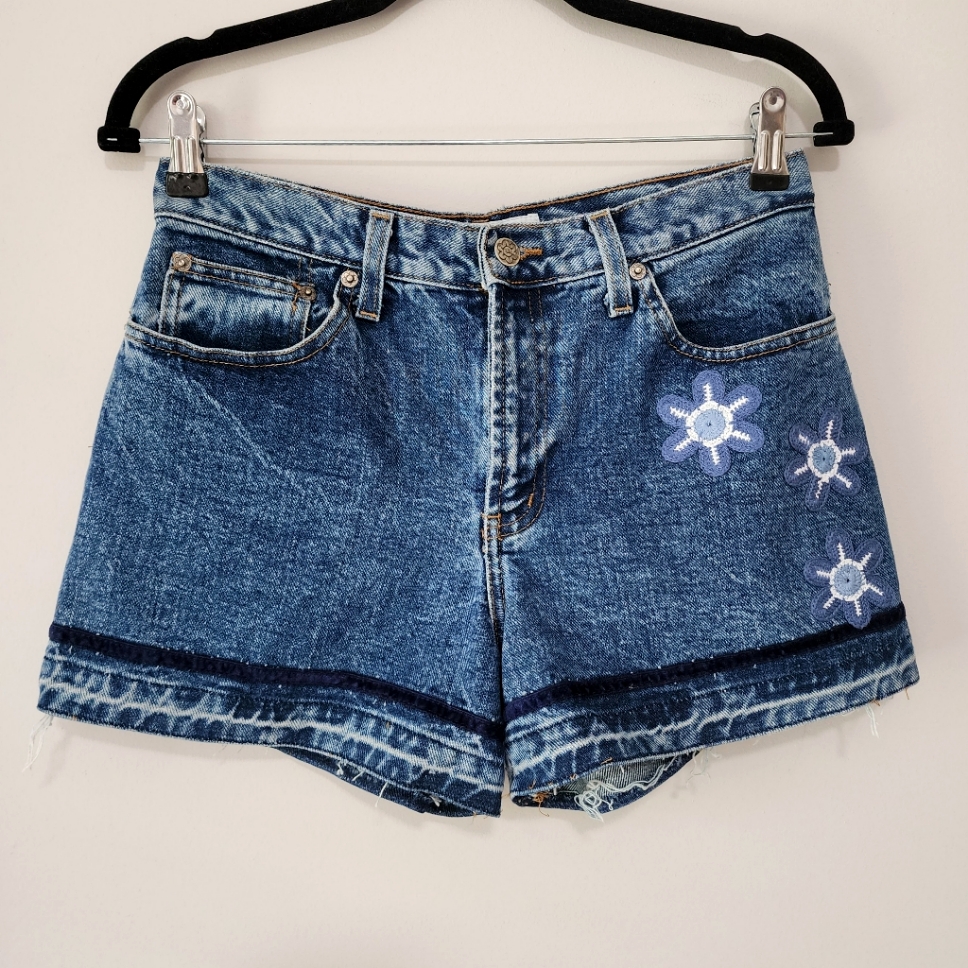 Vintage Y2k Arizona Jeans Floral Embroidered Cut Off Denim Shorts Size 27